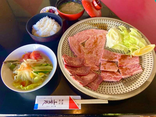 【博多発】和牛専門店「日田五葉苑」で味わうチャンピオン受賞・特選和牛ランチと九州の小京都・豆田 雛御殿と大久保台梅園 日帰り1